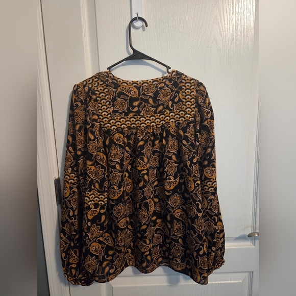 Rose & Olive Black and Gold Floral Blouse - Picture 3 of 3